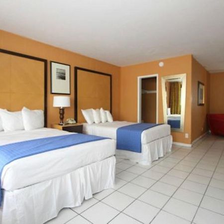 Tropic Cay Beach Hotel Форт Лодърдейл Стая снимка